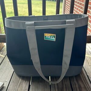 Yeti Camino Carryall 50
